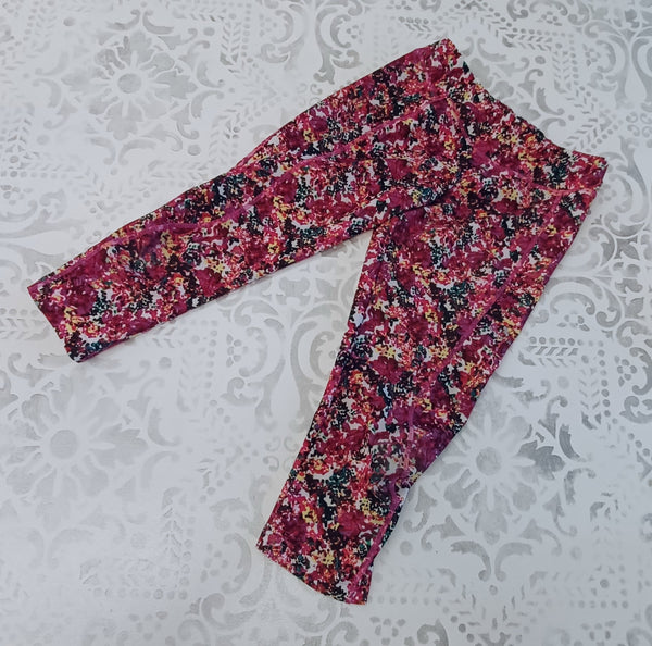 AW10 - Adidas athletic capris, size M
