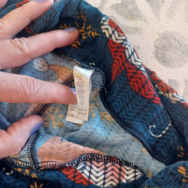 AW4 - Lularoe Christmas leggings, one size