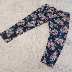 AW1 - floral capri leggings, size L